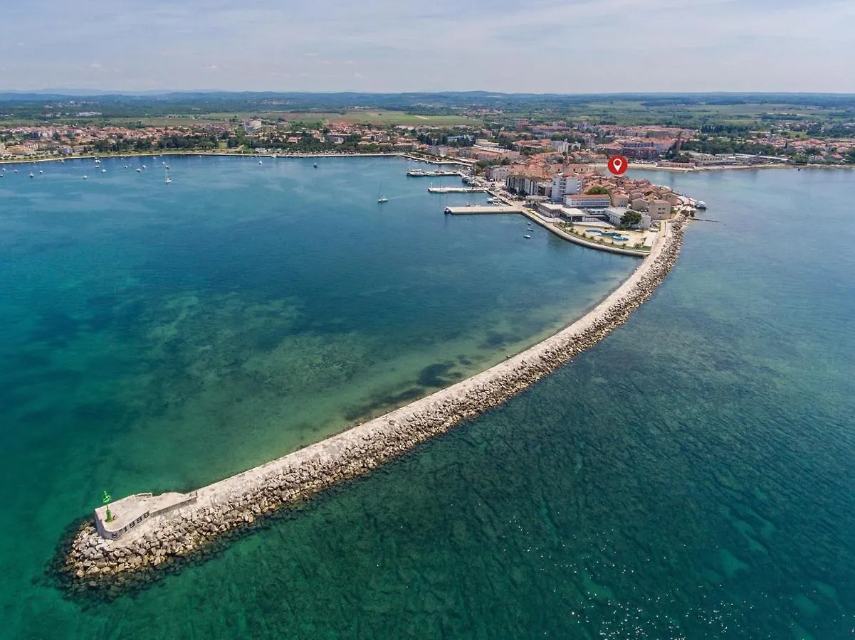 Old Town Apartments In Umag Maison d'hôtes